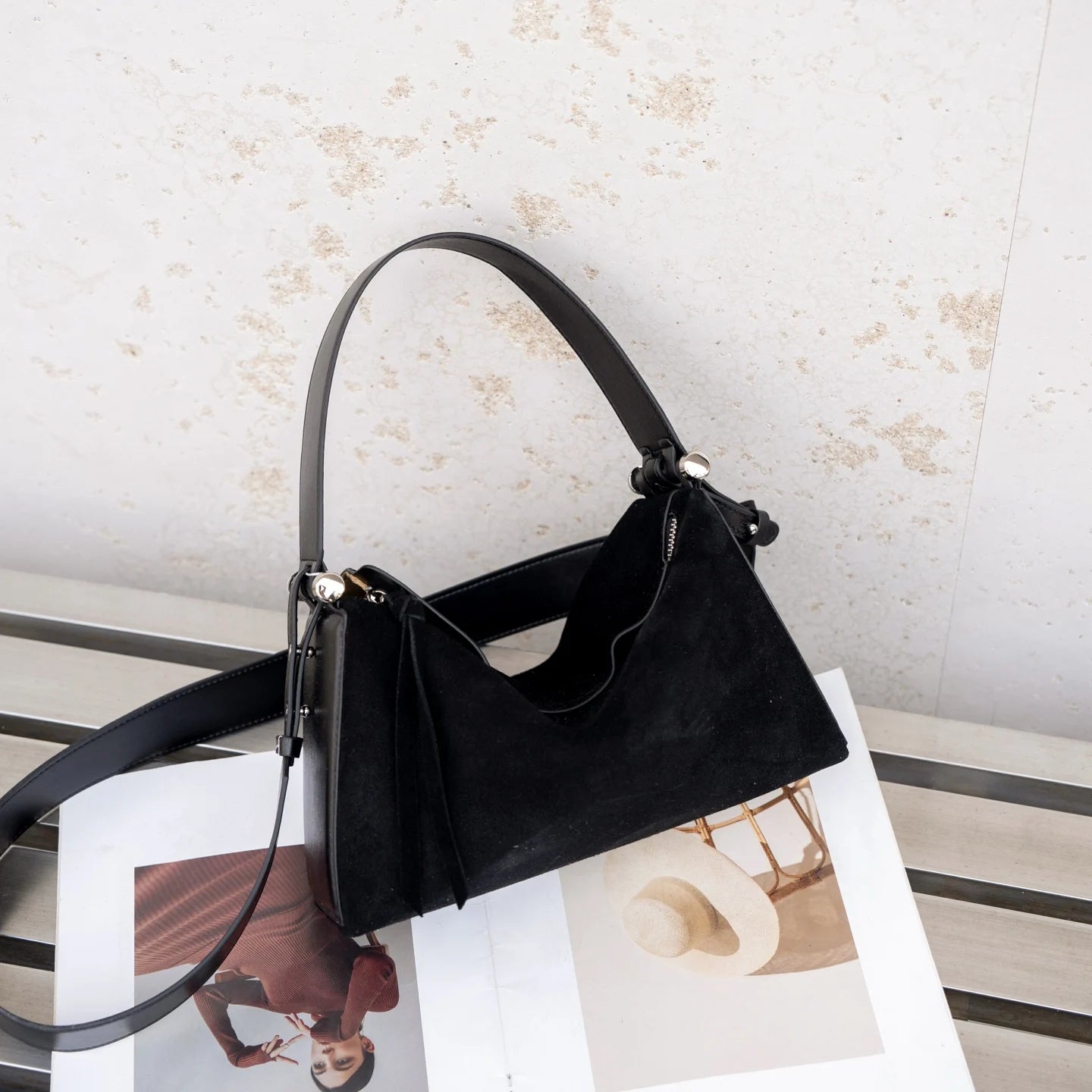 New Niche Luxury Designer Shoulder Crossbody Armpit Bag Head Layer Cowhide Leather Ladies Wide Shoulder Strap Large Capacity Bag