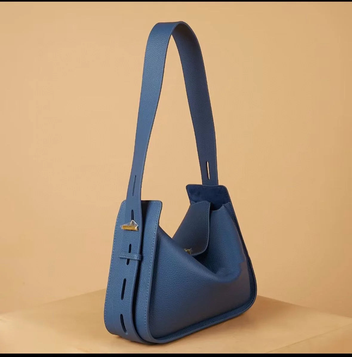 New Niche Luxury Designer Shoulder Crossbody Armpit Bag Head Layer Cowhide Leather Ladies Wide Shoulder Strap Large Capacity Bag