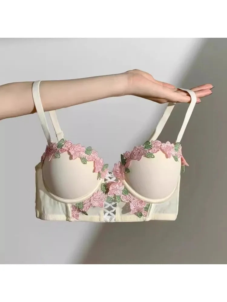 YUQI Vintage Floral Lingerie Set Cream Lace Bralette, Retro Push Up Bra for Small Bust Women Pure & Sensual Embroidered Wireless