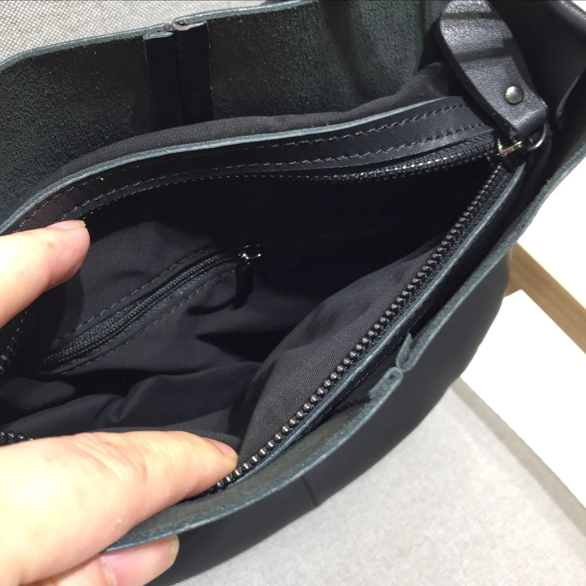 Korean version cowhide bag, womens genuine leather, brand-new luxurious Tote bag single-shoulder slanted, retro black phone case