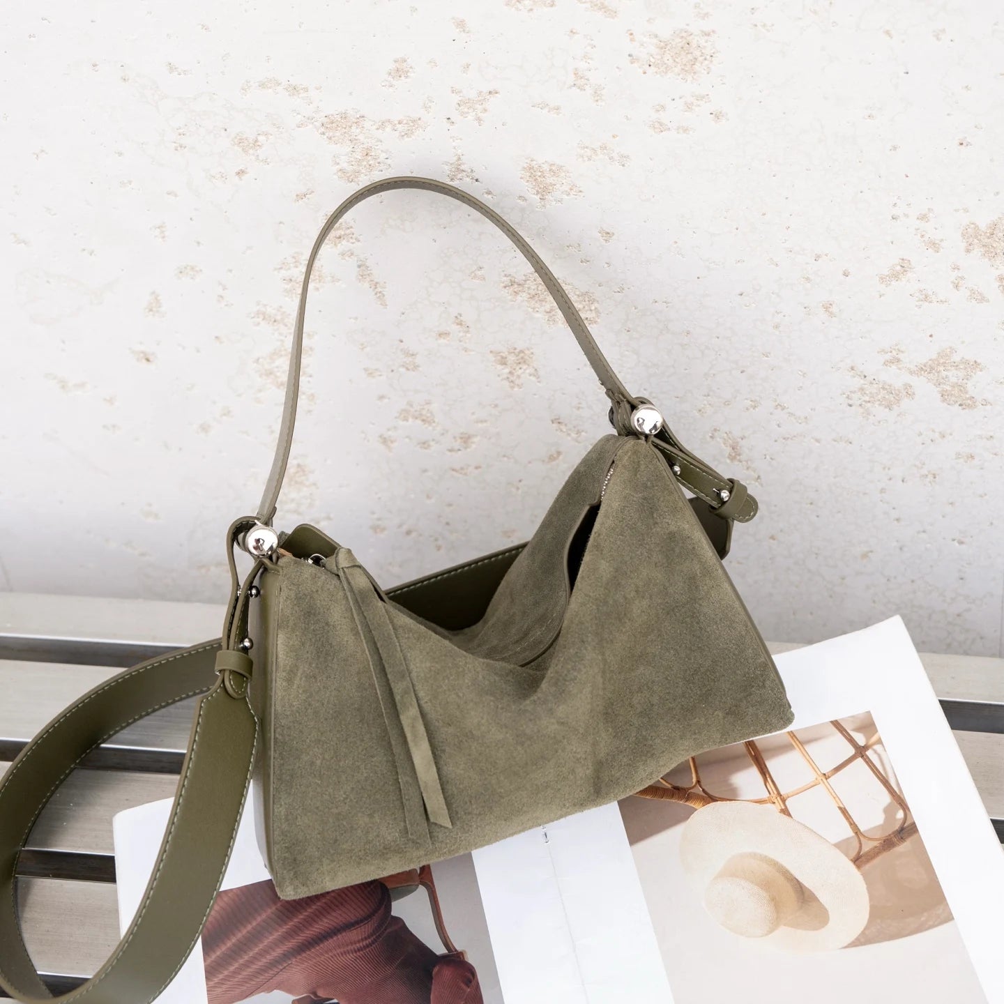 New Niche Luxury Designer Shoulder Crossbody Armpit Bag Head Layer Cowhide Leather Ladies Wide Shoulder Strap Large Capacity Bag