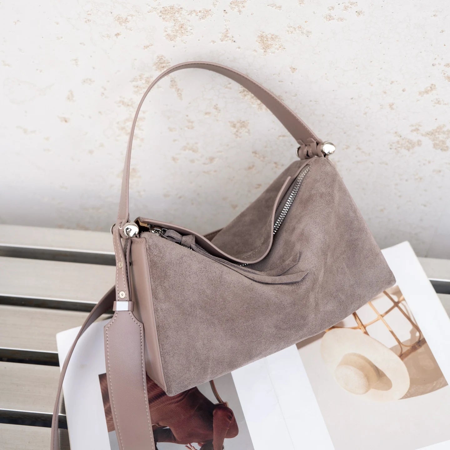 New Niche Luxury Designer Shoulder Crossbody Armpit Bag Head Layer Cowhide Leather Ladies Wide Shoulder Strap Large Capacity Bag