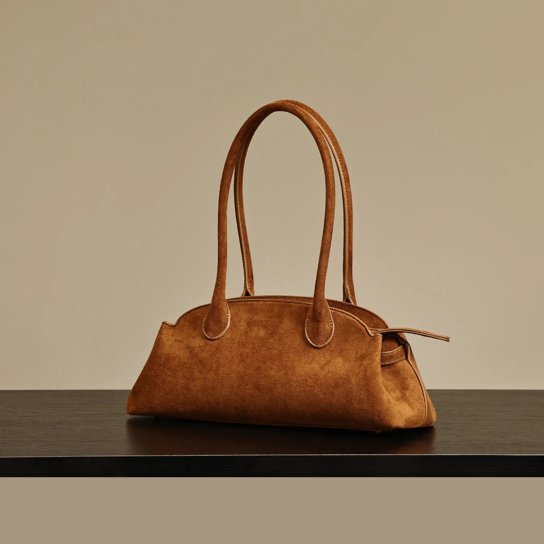 2026New Women's Bag,Niche Original Design Light Luxury Retro Commuting Date Versatile Suede Single Shoulder Bag,Fish Mouth Sande