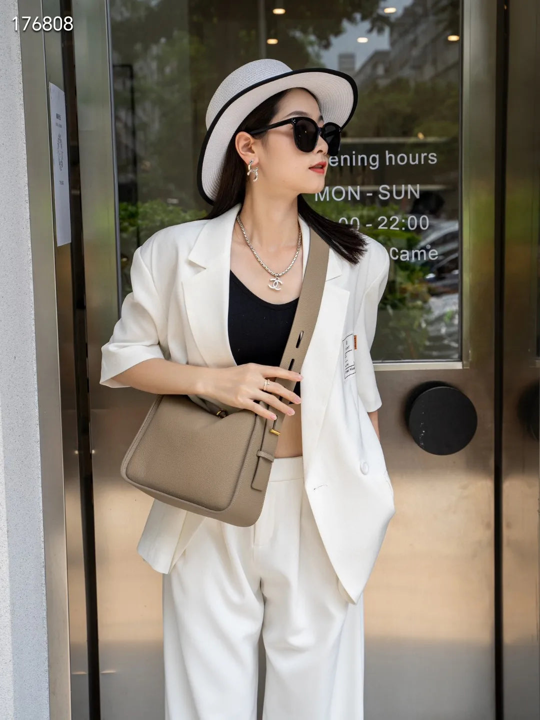 New Niche Luxury Designer Shoulder Crossbody Armpit Bag Head Layer Cowhide Leather Ladies Wide Shoulder Strap Large Capacity Bag