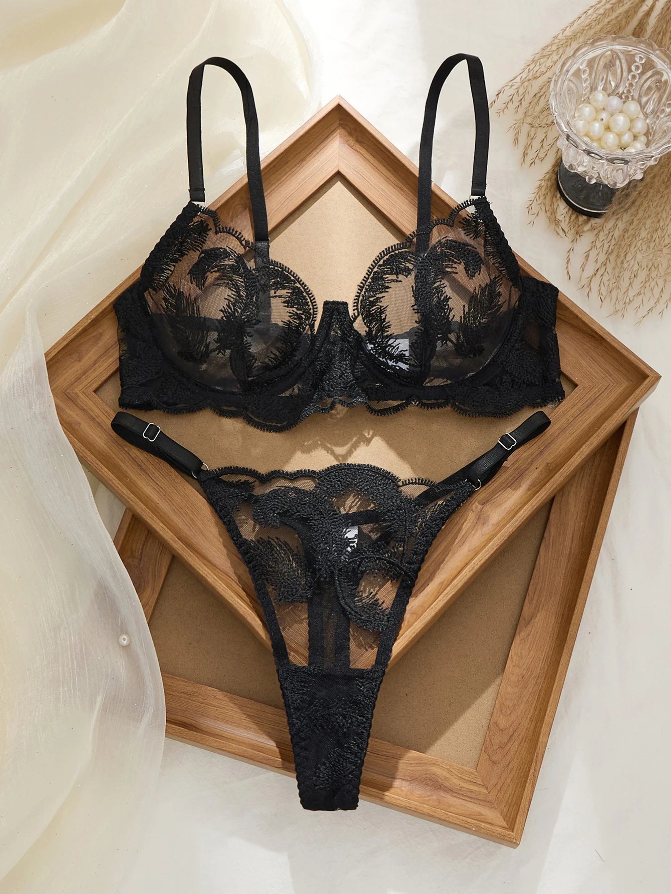 Black Feathers Comfortable Underwear Set Soft And Stylish Women's Intimate Apparel Ensemble