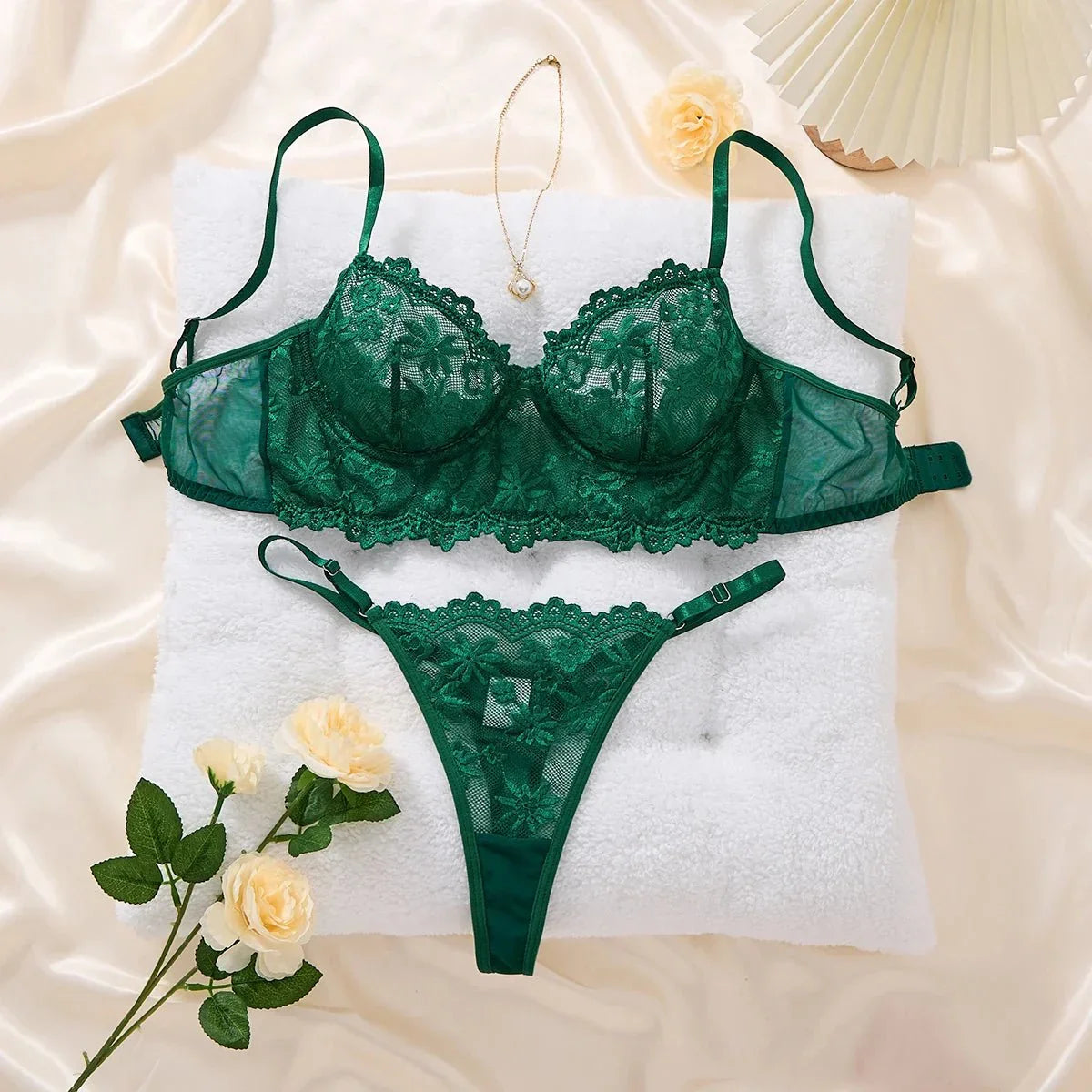 slimline-floral-patterned-exquisite-lace-underwear-set-3477813 - Easydrop